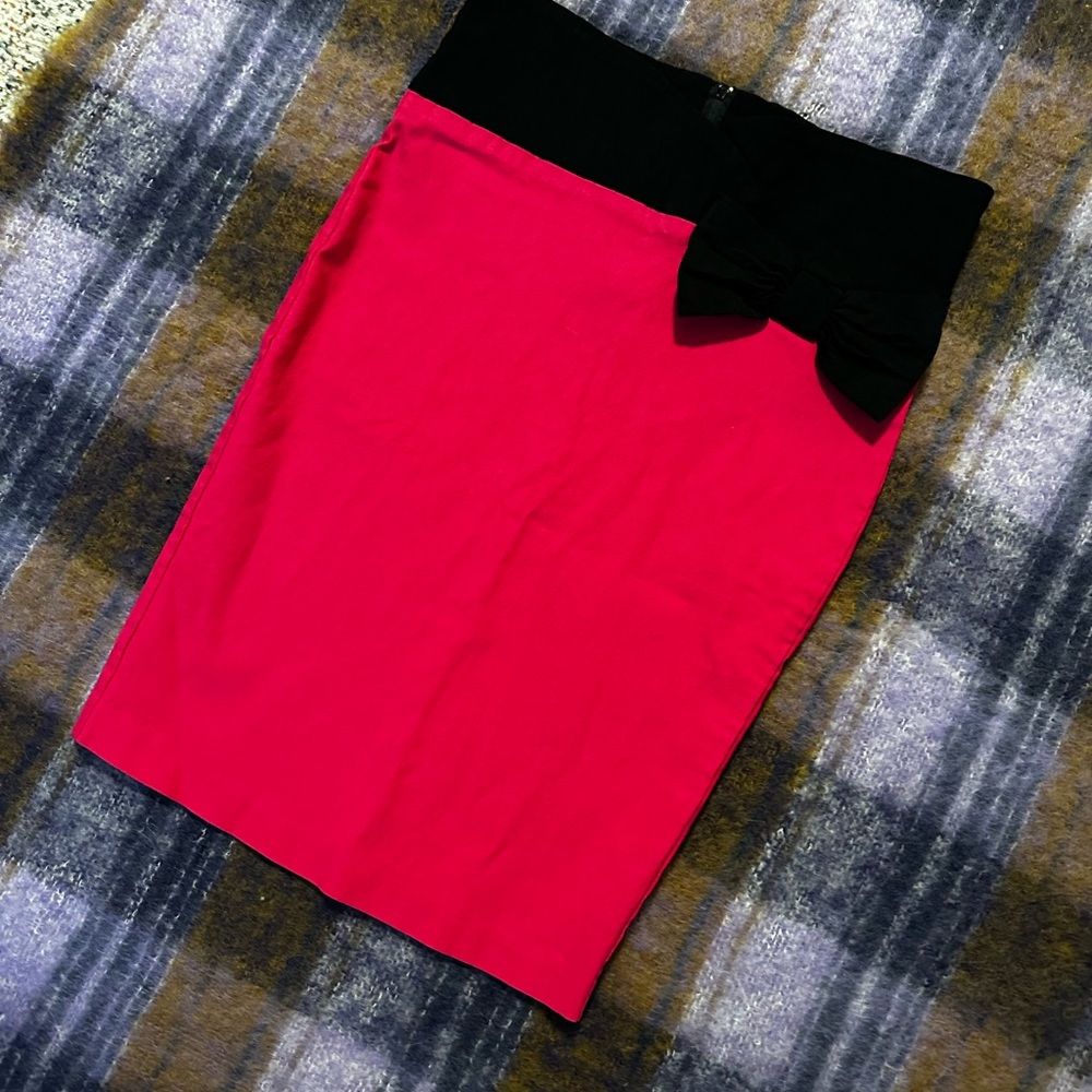Hot pink pencil skirt with black bow